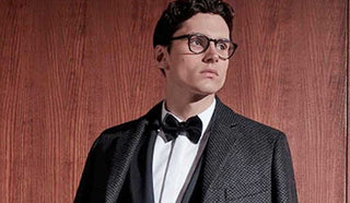 Picture of man wearing a black tuxedo