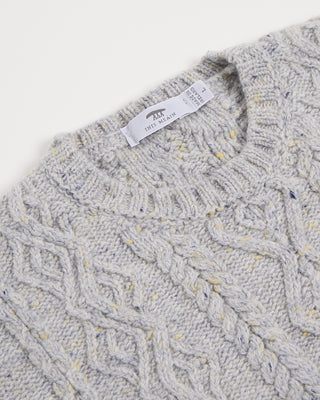 Inis Meain Light Grey Donegal Wool Cashmere Aran Ridges Cableknit Crewneck Sweater Silver 2910