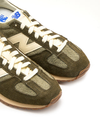 New Balance Dark Olivine Felted Suede 471 Sneakers Moss 2 37357