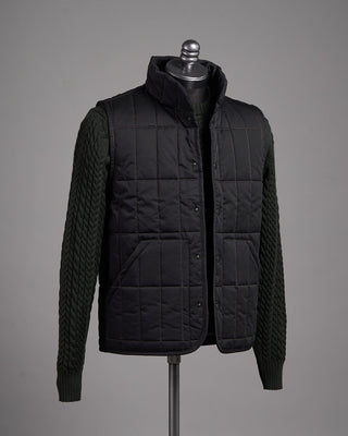 Lavenham Rectangle Quilt Brisbane Moss Cotton 100G Wadded High Neck Vest Black 11 2528