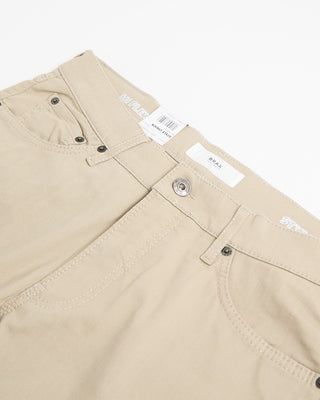 Brax Wheat Chuck Hi Flex Stretch Cotton 5 Pocket Pants Wheat 818