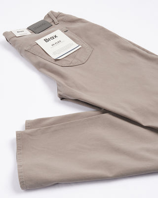 2 Brax Chuck Hi Flex Pants Taupe 121