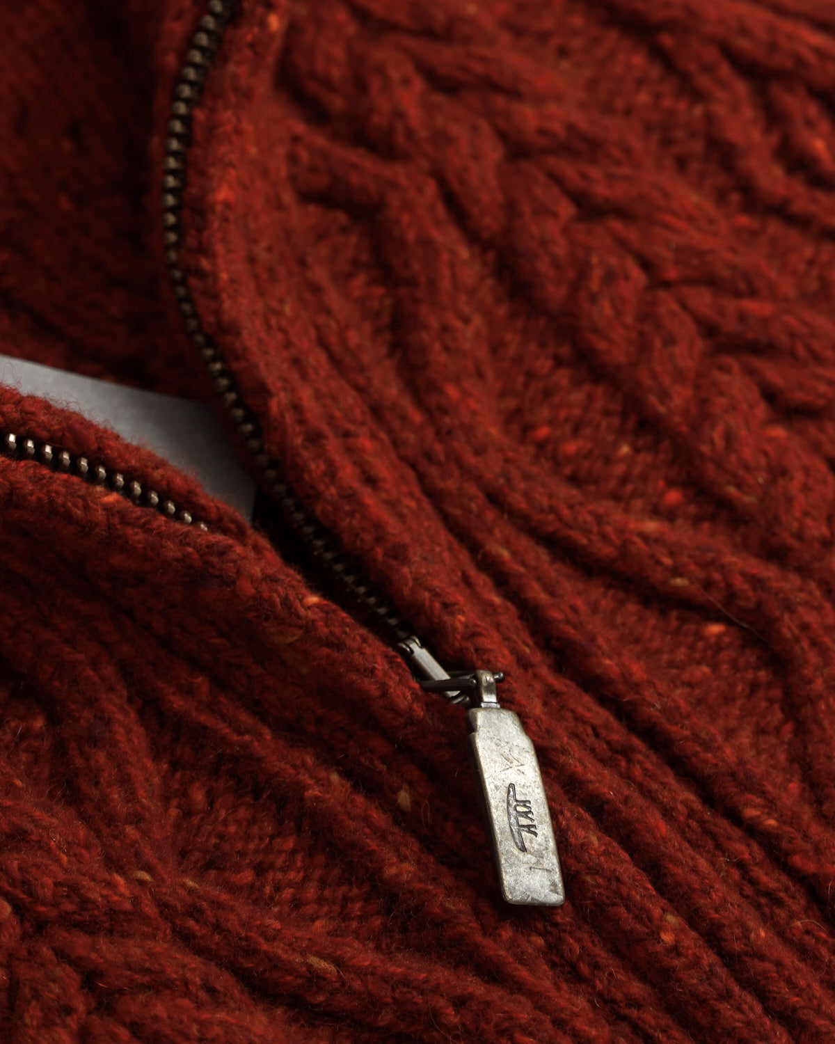 Inis Meáin Wool Cashmere Donegal Patent Aran Cable Crewneck