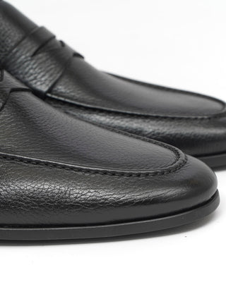 Magnanni 'Diezma II' Black Loafers with Rubber Flex Sole